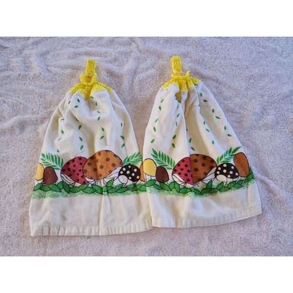 2 Vtg Mushroom Kitchen dish towels Crochet Hanging Hand Towel Yellow Kitsch - Picture 11 of 11